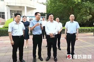 TA：消息人士称蓝军球员接受的指导有限，在场上基本是即兴发挥